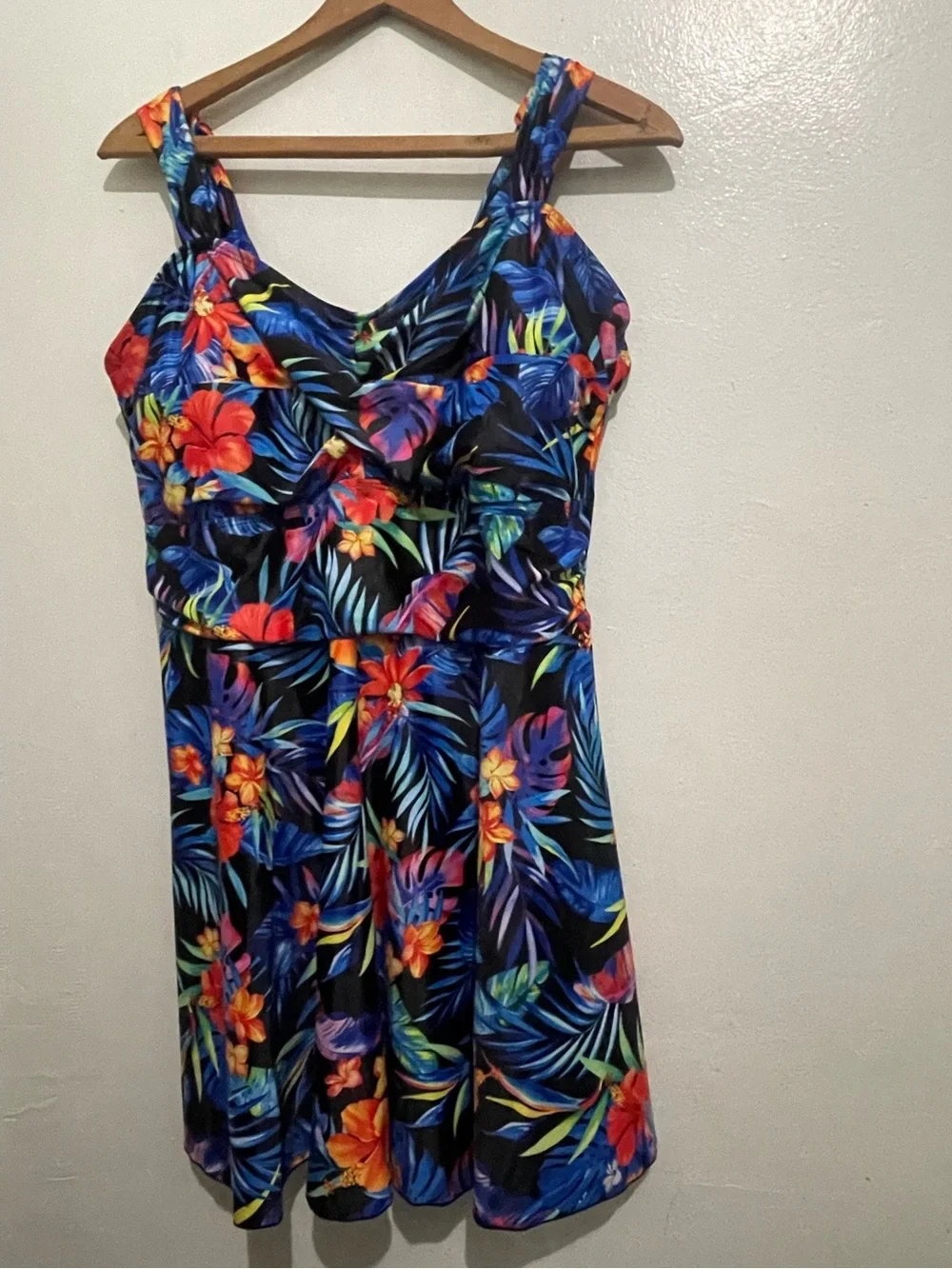 Aqua Eve Women’s Plus Sz 18W  2-pc  Swim Dress with Shorts Floral Print NWT